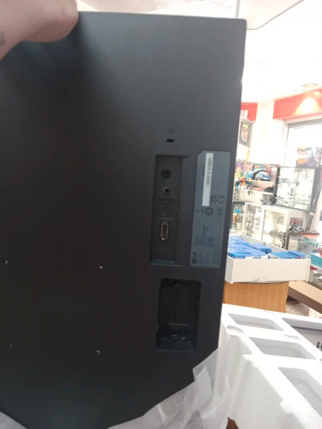MONITOR LG 27" 27G411A-B 144HZ SIN USAR