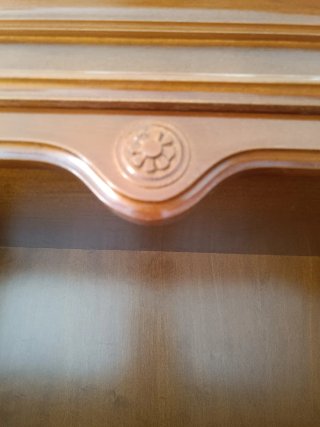 Mueble TV vitrina madera y cristal