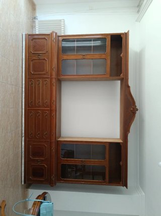 Mueble TV vitrina madera y cristal