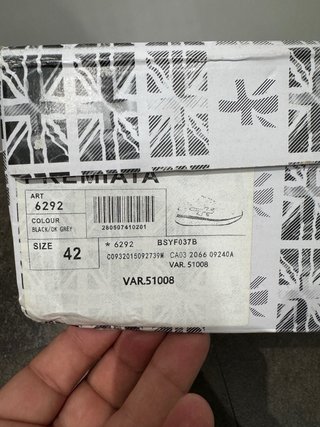 Zapatillas Premiata grises y negras