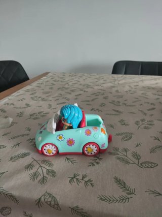 Coche PinyPon con figura de conejita
