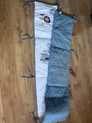 Protector de cuna con motivos de animales