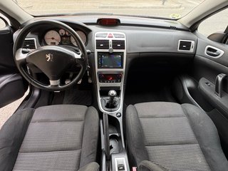Peugeot 307 CABRIO 2.0HDI 2006 a REVISAR