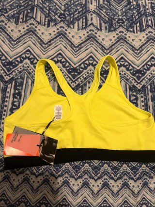 Sujetador deportivo Nike amarillo Talla XL