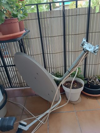 Parabólica y decodificador