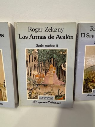 Lote 3 libros serie Ambar. Futuropolis
