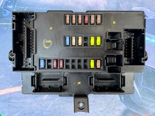5802001333 Y503441220106 IVECO DAILY Caja Fusibles