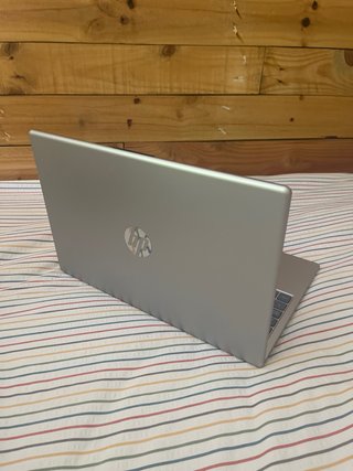 Portátil HP Laptop 15 fc0003ns Plata