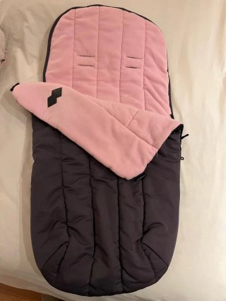 Saco de bebé gris y rosa