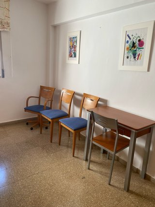 Mesa cocina extensible y 1 silla