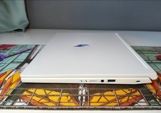 Acer Nitro V14 white - RTX 4050, Ryzen 7 8845HS