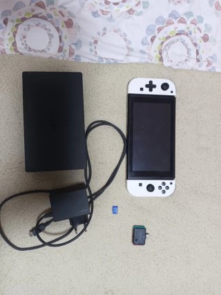 Vendo o cambio Switch v1 + 128GB + RCMLoader