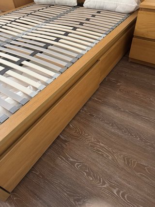 Cama Malm Ikea con Mesillas