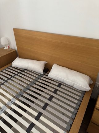 Cama Malm Ikea con Mesillas