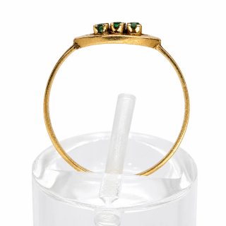 Anillo oro 18k con pedrería engastada