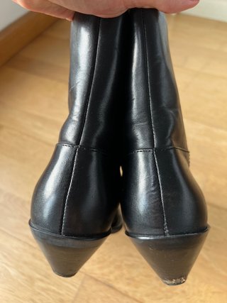 Botines cuero punta tacon 39