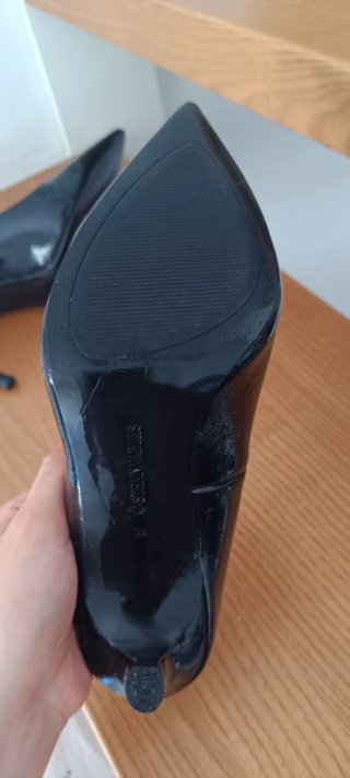 Stradivarius Tacchi Spillo Nero Lucido 36