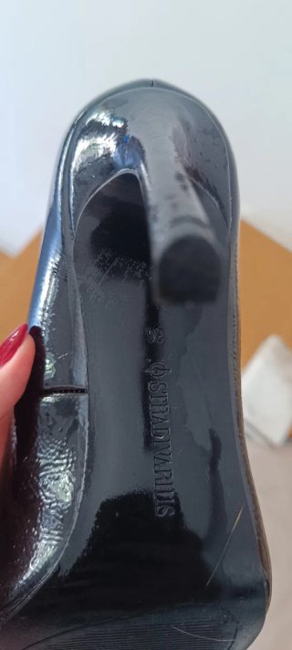 Stradivarius Tacchi Spillo Nero Lucido 36