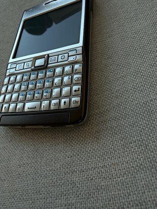 Nokia E61