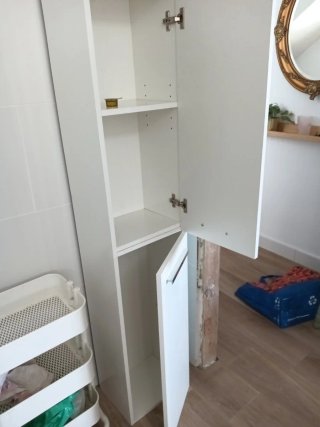 Armario de baño blanco