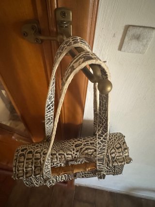 Abito estivo floreale e borsetta