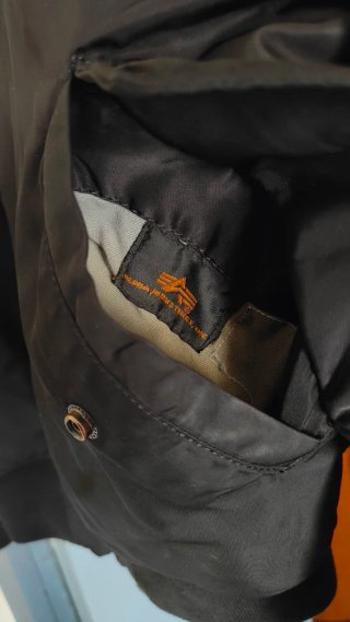 Chaqueta Alpha Industries Negra Naranja