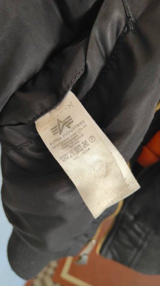 Chaqueta Alpha Industries Negra Naranja