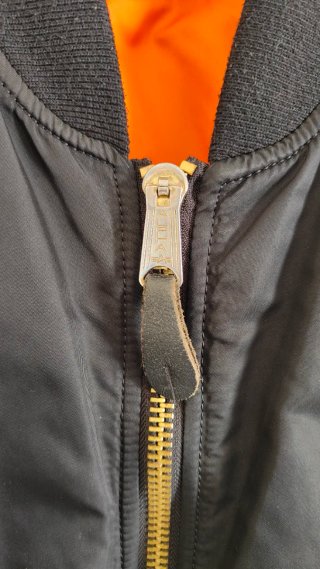 Chaqueta Alpha Industries Negra Naranja