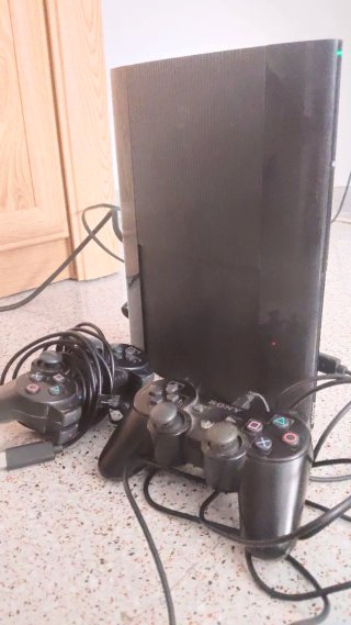 Consola PS3 Sony Negra + 2 Mandos + MW3