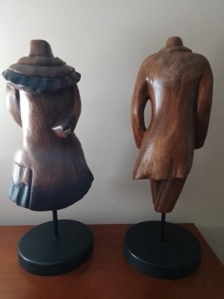 Figuras de madera tallada