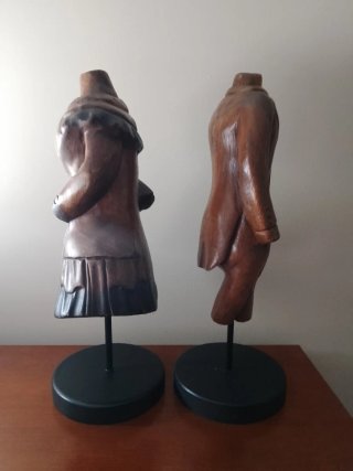 Figuras de madera tallada