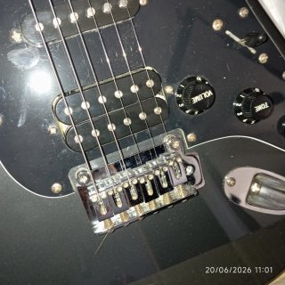 Guitarra eléctrica stratocaster squier