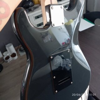 Guitarra eléctrica stratocaster squier