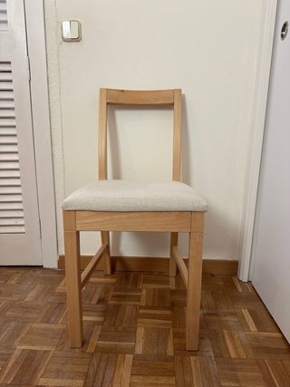 Mesa comedor y 2 sillas madera