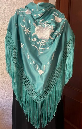 Mantón Flamenco Bordado Blanco.