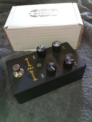 LUSITHAND GROUND AND POUND V1+ENVIO INCLUIDO