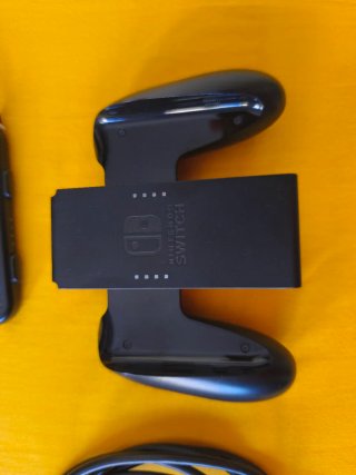 Nintendo Switch OLED + Hogwarts Legacy + Estuche