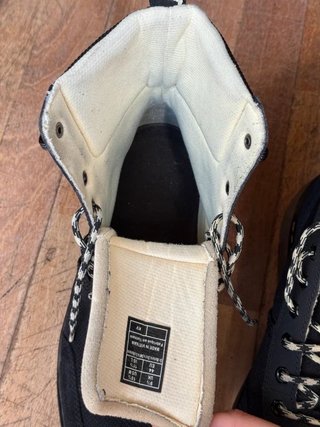 Dr. Martens Combs Tech (específicamente la versión