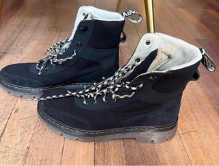 Dr. Martens Combs Tech (específicamente la versión