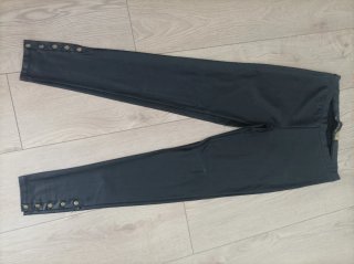 Pantalón efecto piel Stradivarius Talla M