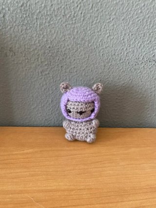 Muñeco de crochet gato con gorro