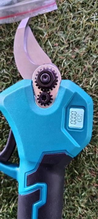 Tijera Poda Makita 18V Leer anuncio.