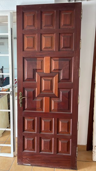 Puerta y reja de seguridad