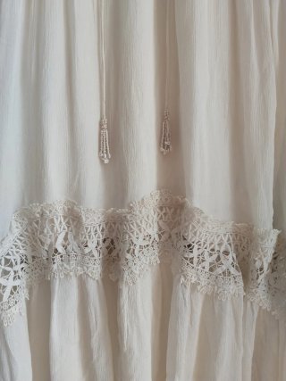 Zara: vestido plisado encaje -L- (vale para XL)