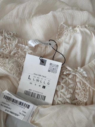 Zara: vestido plisado encaje -L- (vale para XL)