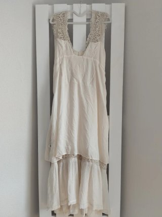 Zara: vestido plisado encaje -L- (vale para XL)