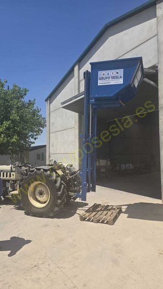 CARGADOR AGRÍCOLA ELEVADOR UNIVERSAL