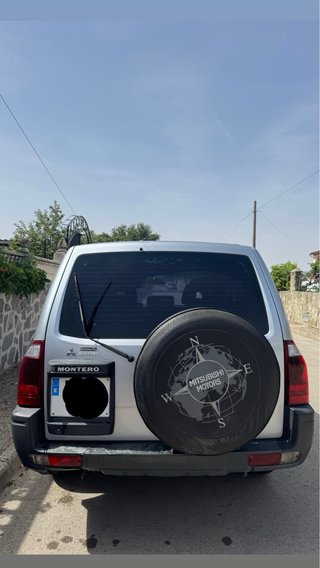 Mitsubishi Montero 2005