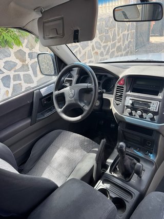 Mitsubishi Montero 2005