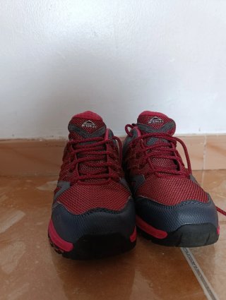 Calzado de montaña McKinley Rojo/Rosa